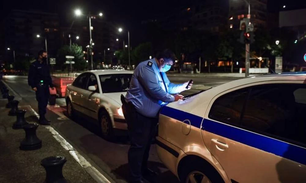 Έριξαν πρόστιμο σε νοσηλεύτρια την ώρα που επέστρεφε από τη βάρδια της